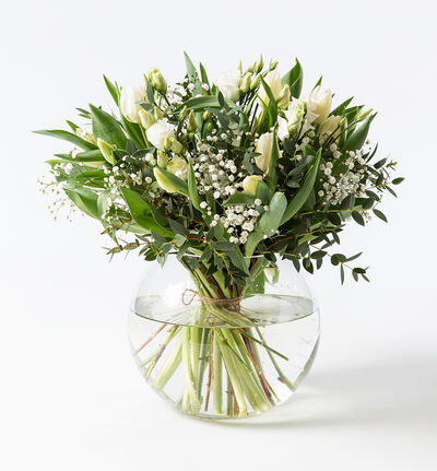 Hvit tulipanbukett med lisianthus